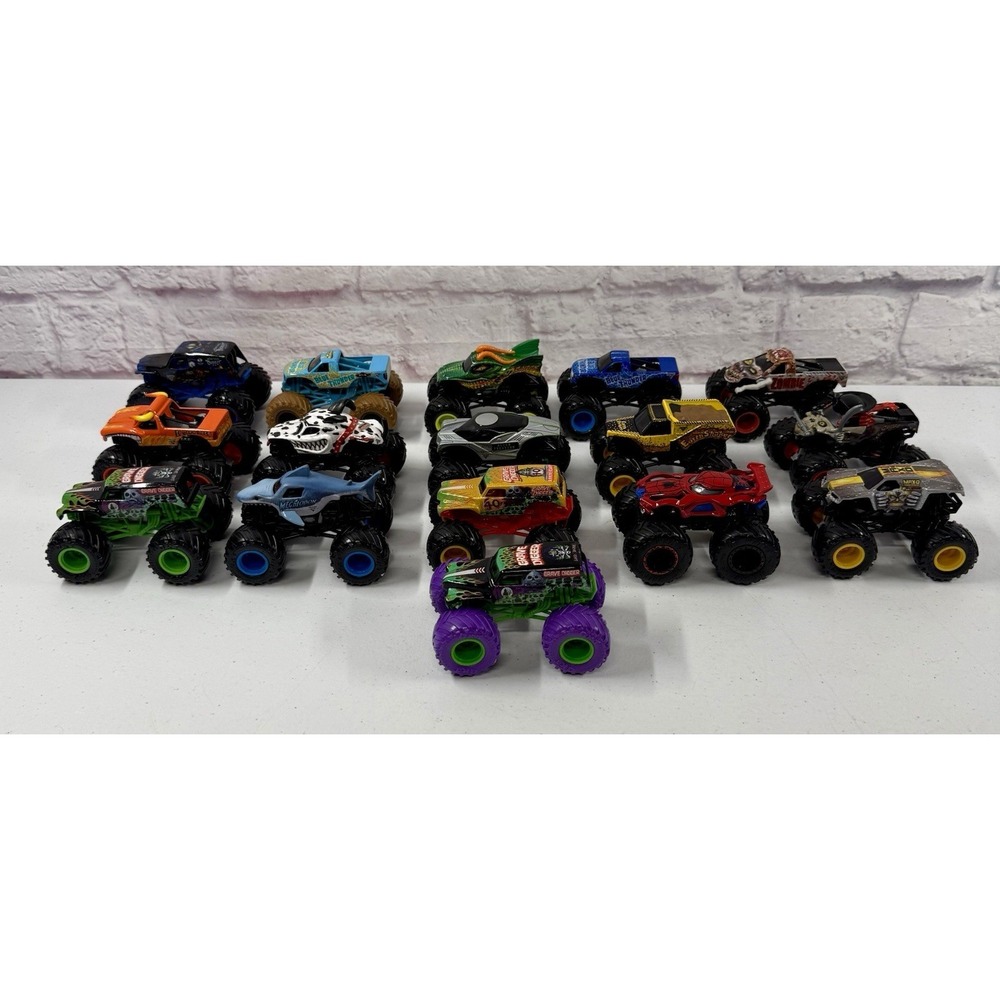 Hot Wheels Monster Jam 1:64 Scale Monster Truck Lot of 18 EXCELLENT!